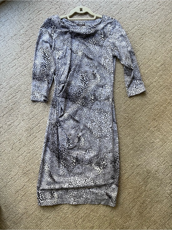 J Mclaughlin Dresses & Skirts - Gray Patterned Midi Dress with 3/4 Sleeves